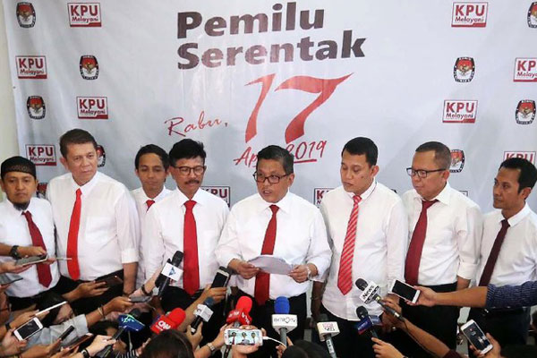 Timses Jokowi-Ma’ruf Serahkan Daftar Nama Ke KPU, Ada Moeldoko dan Sri Mulyani