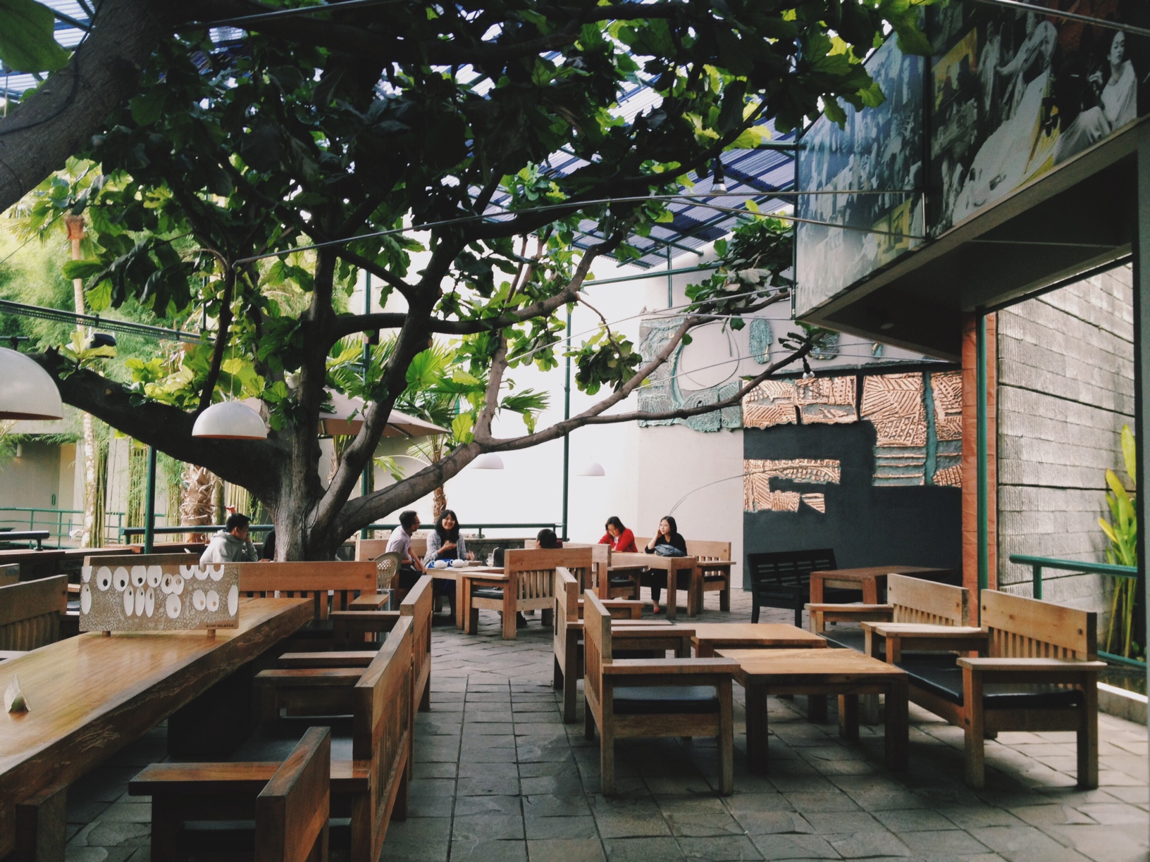 Kafe-Kafe Unik Yang Instagramable Cocok Untuk Nongkrong Bareng