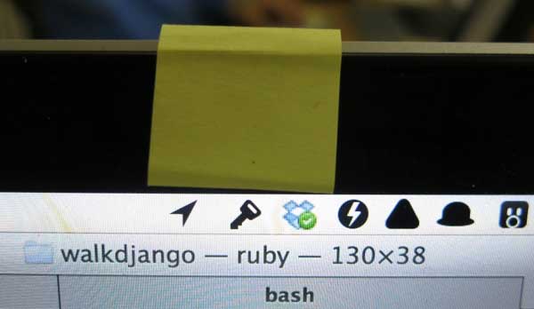Pengguna Laptop Dianjurkan Untuk Tutupi Webcam