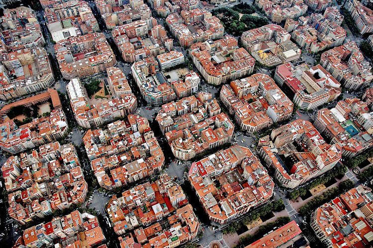 Eixample, Sebuah Tata Kota yang Rapi dan Indah di Barcelona
