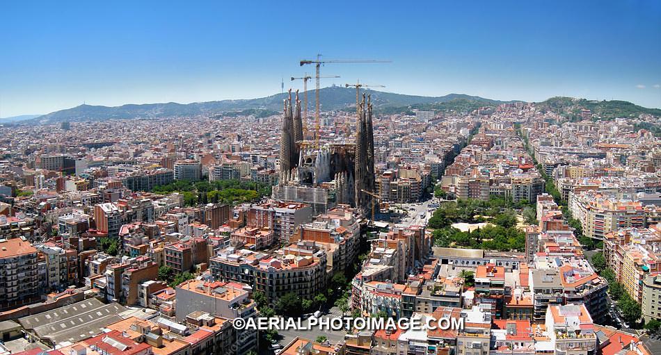 Eixample, Sebuah Tata Kota yang Rapi dan Indah di Barcelona