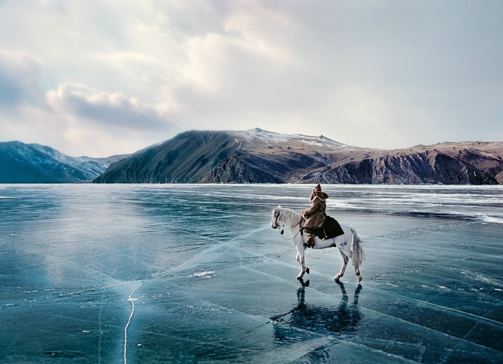 Foto-foto pesona keindahan danau Baikal, Rusia ketika musim dingin