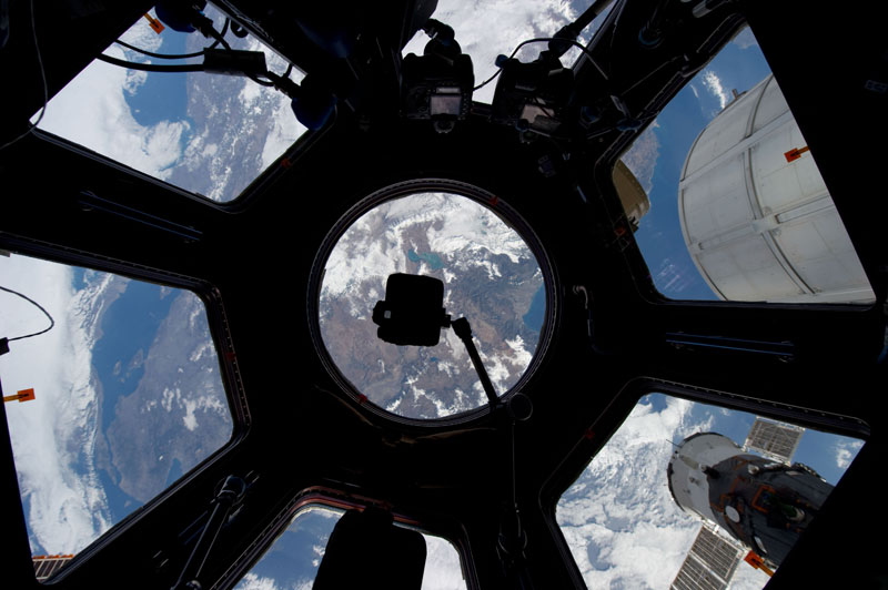 Melihat Bumi dari Luar Angkasa Melalui ISS Cupola