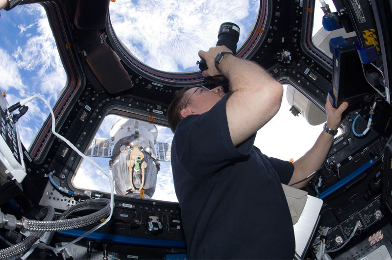 Melihat Bumi dari Luar Angkasa Melalui ISS Cupola