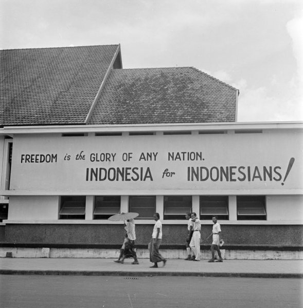 Mural, Grafiti dan Poster Tentang Perjuangan Kemerdekaan Indonesia! Keren gans!