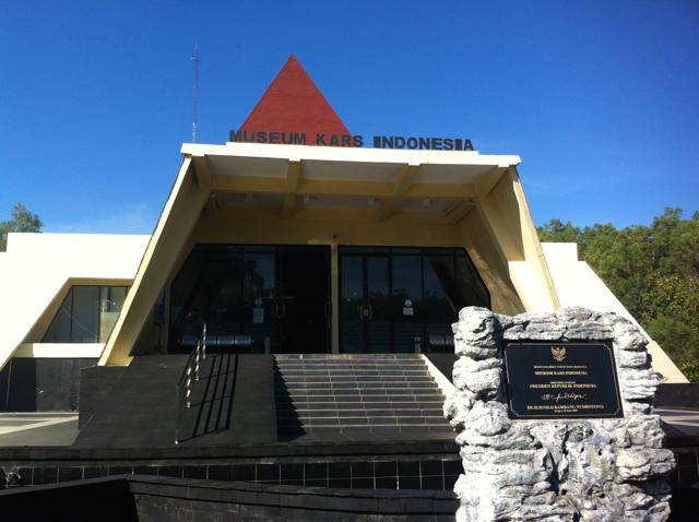 #KASKUStravelstory Berwisata sekaligus Belajar di Museum Karst Indonesia