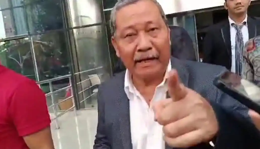 Donny Ditanya Wartawan soal Keberadaan Harun Masiku, Kuasa Hukumnya Larang Jawab