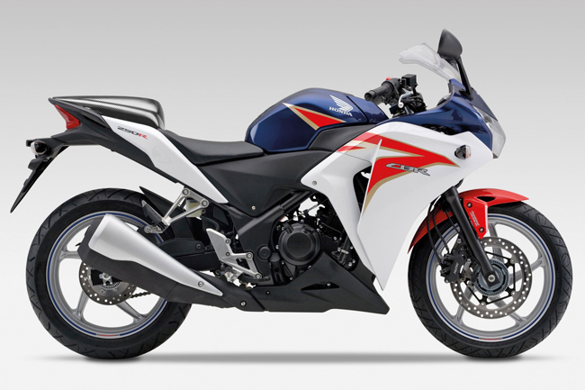 Gosipnya Honda Besok Luncurin CBR250R Pake Pembalap MotoGP gan, Ikutan2an Yamaha kah?