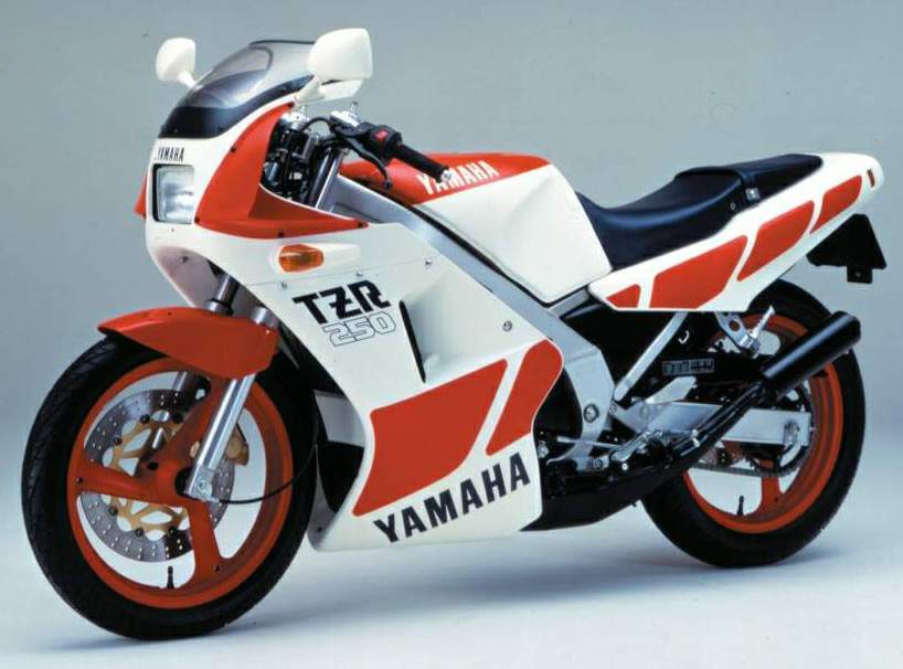 nenek-moyang-yamaha-r25-tetap-pakai-2-silinder-bedanya-dulu-bermesin-v-twin