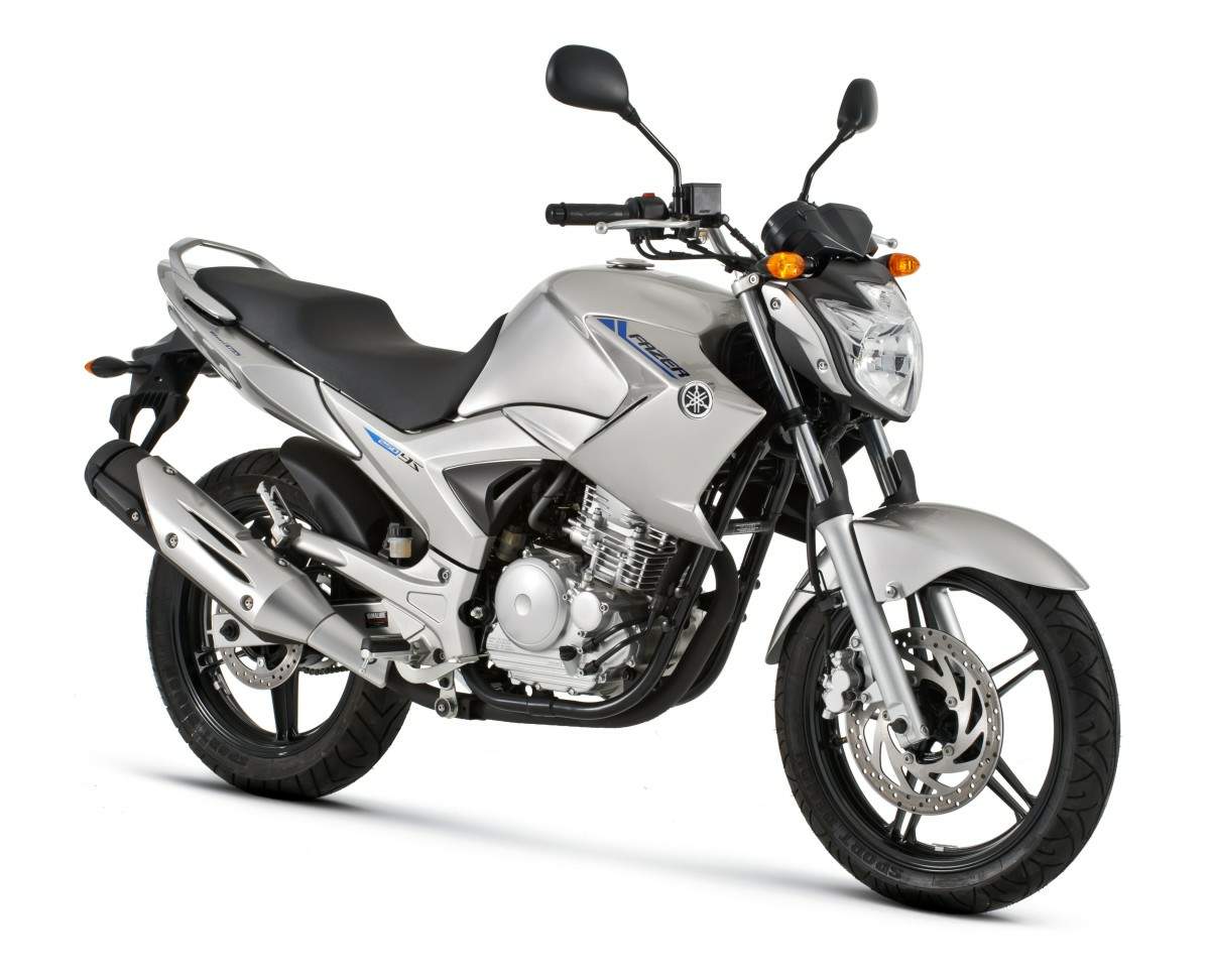 menanti-motor-sport-250cc-dari-yamaha-varian-full-fairing-dan-streetfighter