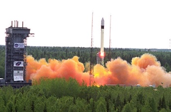 Rusia Sukses Luncurkan Satelit Militer
