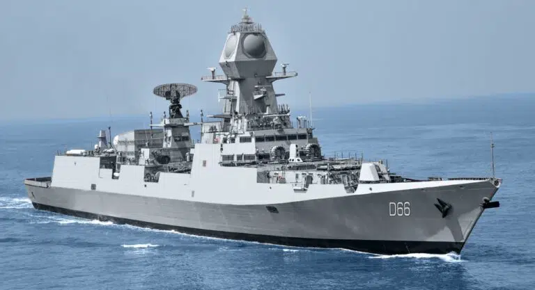 &#91;UPDATE&#93; India Terima Kapal Destroyer Baru | 4 Unit F-15QA Ababil Dikirim ke Qatar