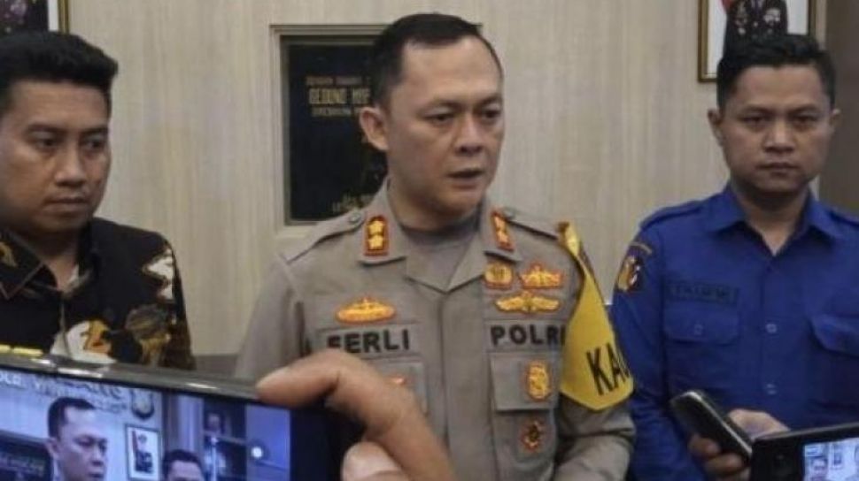 penjualan-tiket-melebihi-kuota-stadion-kanjuruhan-atas-perintah-akbp-ferli-hidayat