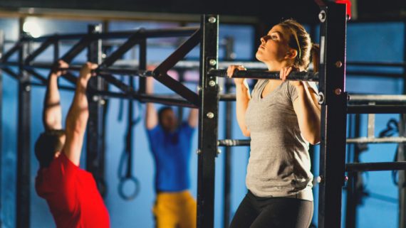 4+ Alat Gym untuk Membentuk Otot Lengan yang Kuat