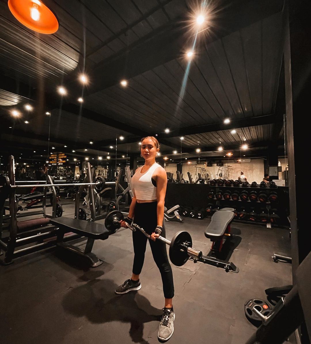 5 Potret Seru Cita Citata saat Nge-Gym, Ingatkan untuk Selalu Fit!