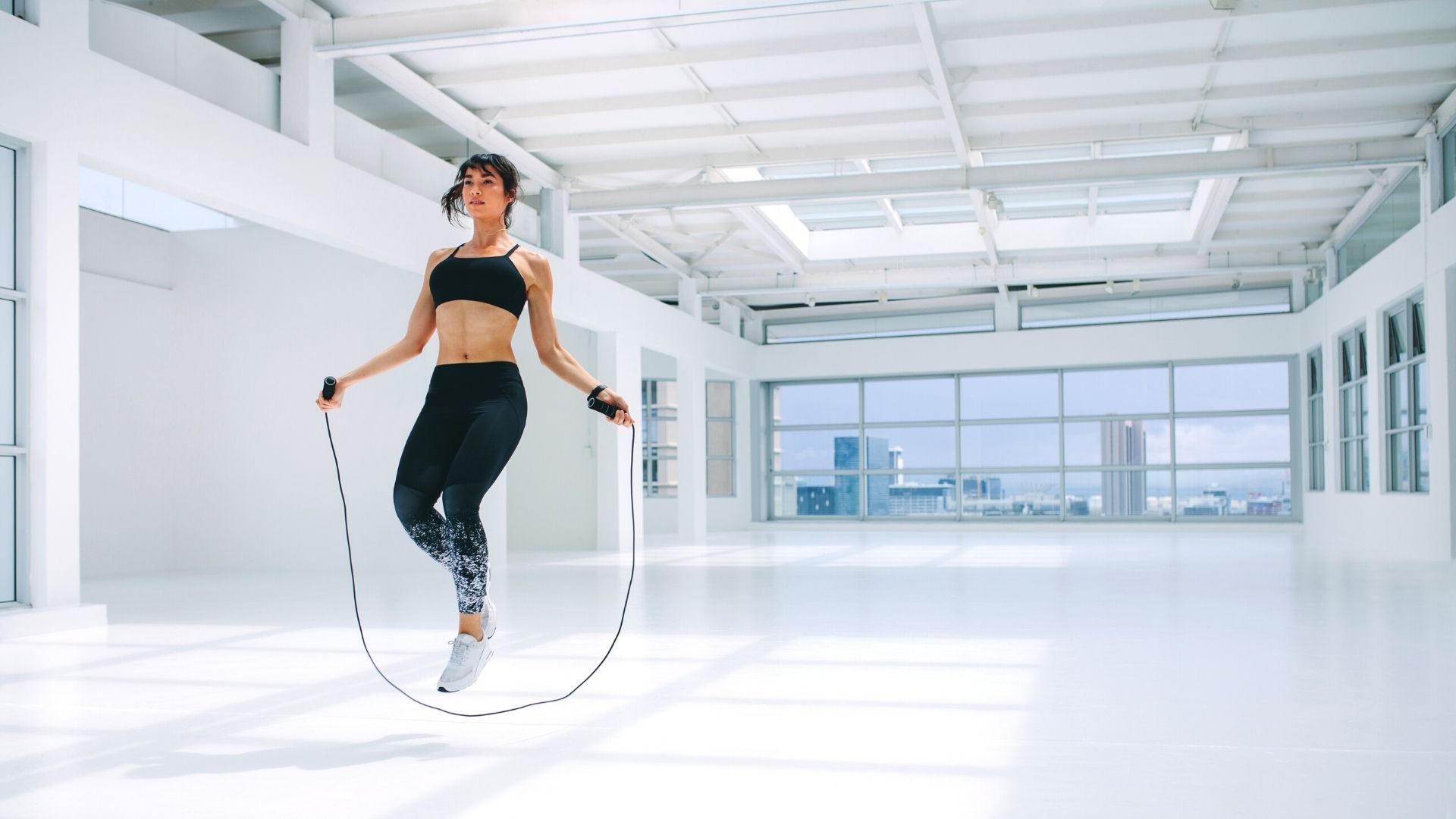 10+ Manfaat Latihan Skipping Bagi Kesehatan Tubuh