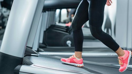 Cara Memilih Sepatu yang Cocok untuk Lari di Mesin Treadmill