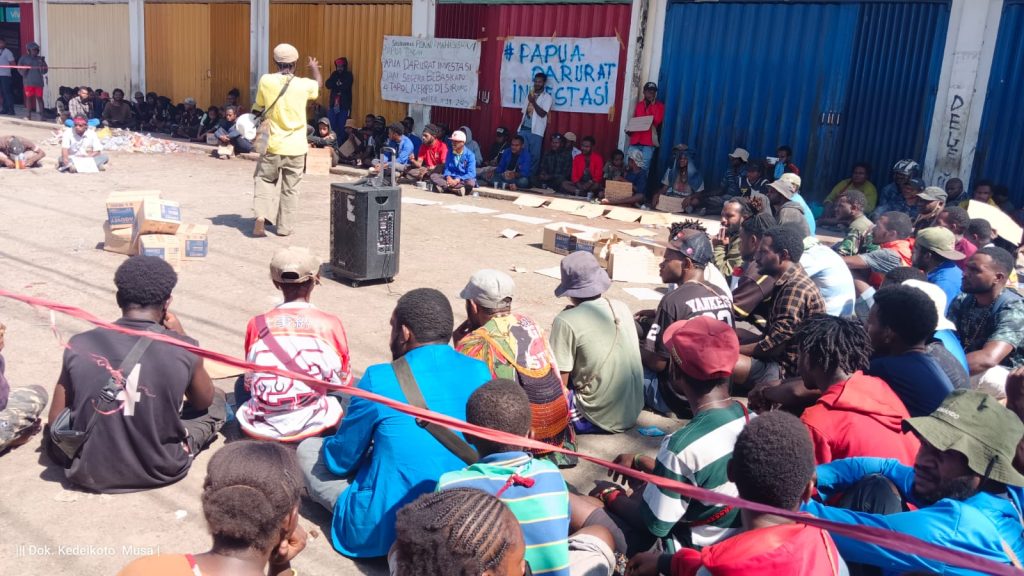 Massa Gelar Mimbar Bebas Tolak Rencana Investasi Korporasi Papua dan Tapol NRFPB