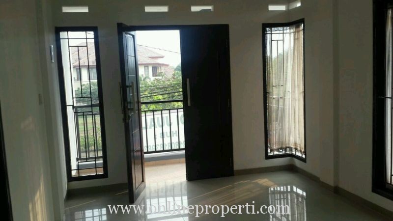 Dijual Rumah Tingkat Baru Posisi Hook, Limo, Depok PR1368