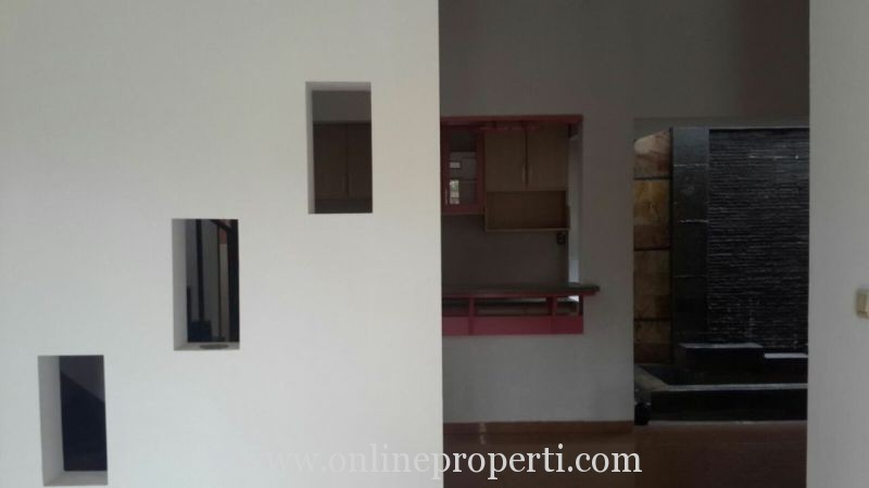 Dijual Rumah Tingkat Baru Posisi Hook, Limo, Depok PR1368