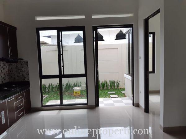 RUMAH STRATEGIS 2 LANTAI DI PINGGIR JALAN RAYA RADAR AURI CIMANGGIS AG1168