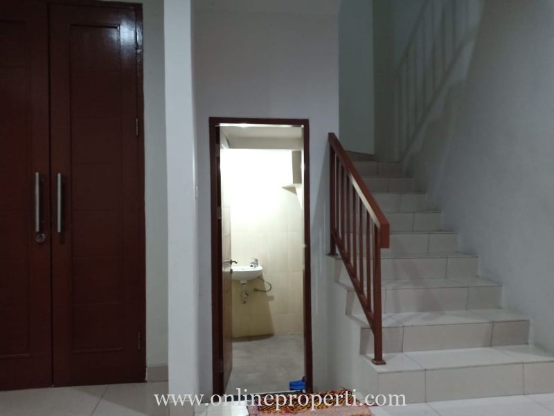 Disewakan Rumah di Cluster Fortune Belleza, Graha Raya Bintaro PR1650