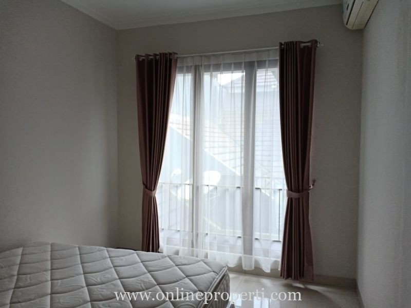Disewakan Rumah di Cluster Fortune Belleza, Graha Raya Bintaro PR1650
