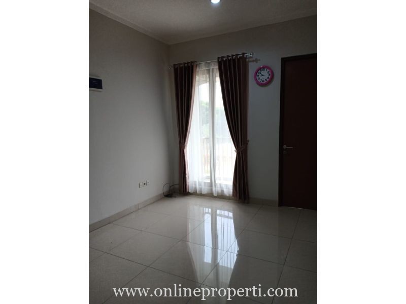 Disewakan Rumah di Cluster Fortune Belleza, Graha Raya Bintaro PR1650