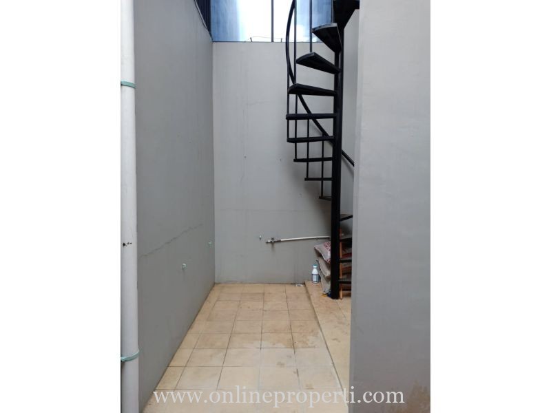 Disewakan Rumah di Cluster Fortune Belleza, Graha Raya Bintaro PR1650