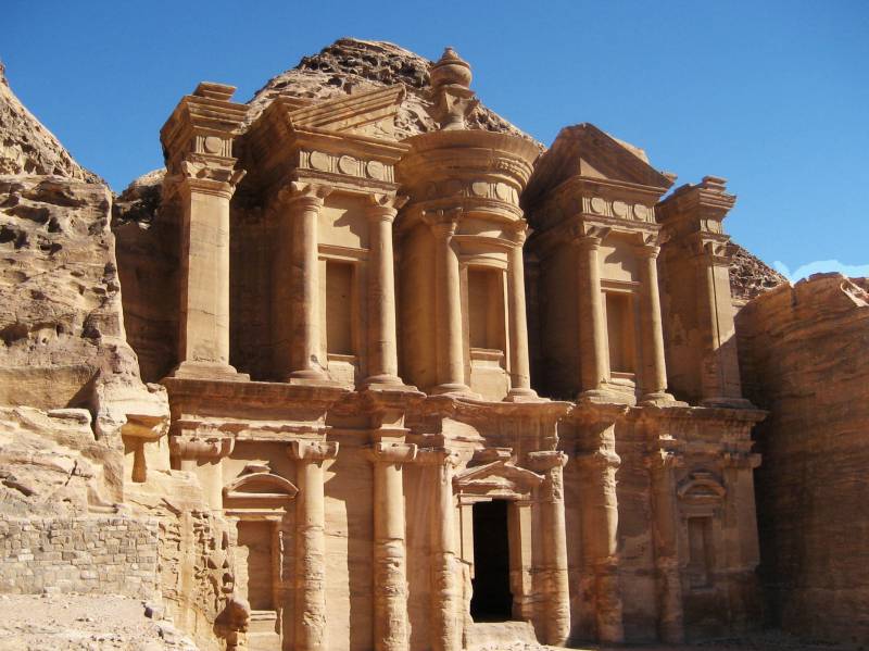 7 Landmark yang Jadi Keajaiban Dunia
