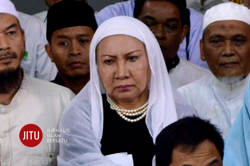 Nangis Bacakan Pledoi, Ratna Sarumpaet: Saya Ingin Hidup di Antara Keluarga