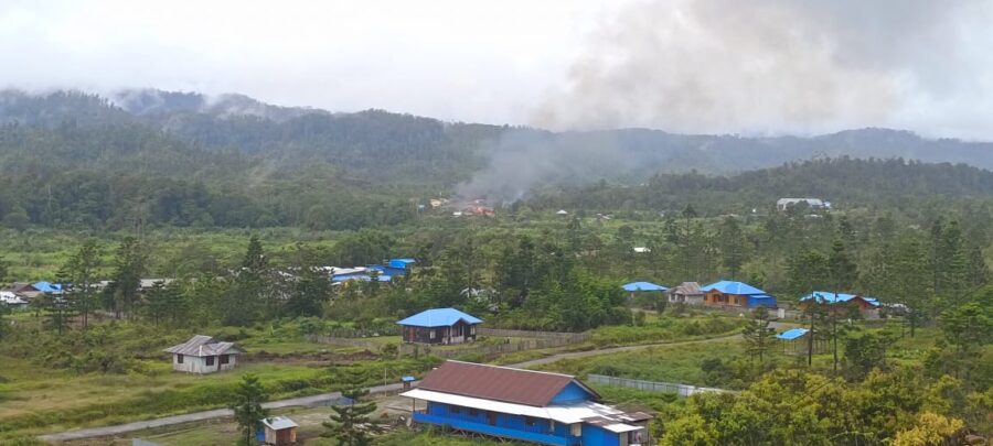 KKB Bakar SMK Dibarengi Penembakan Pesawat Ikairos PK- HVV Di Oksibil