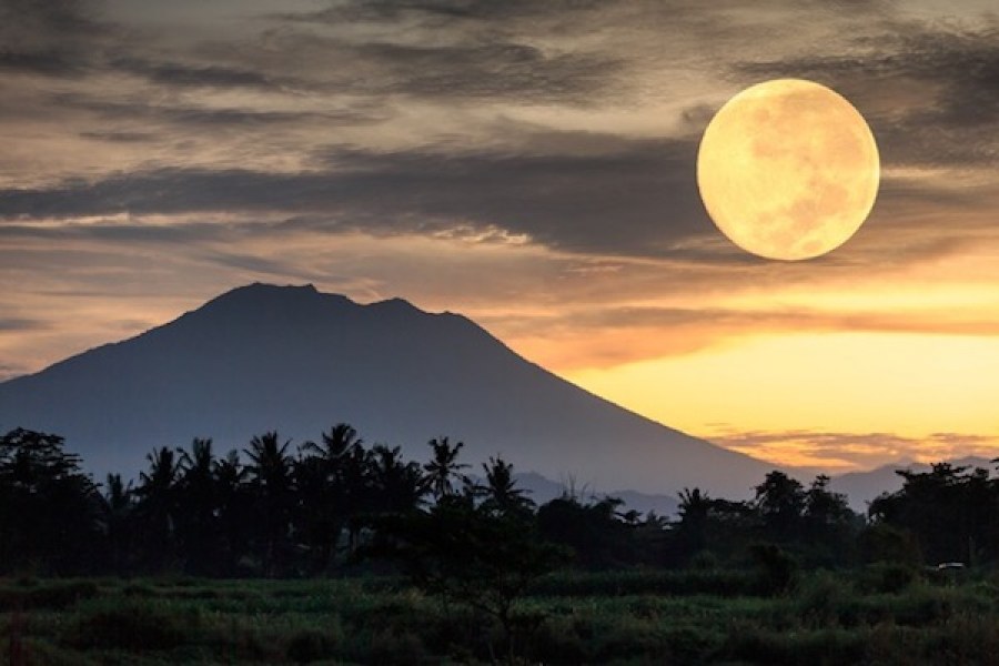 Cara Melihat Fenomena Supermoon dengan Mudah &#91;Kompetisi KGPT&#93;