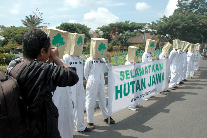 Hutan Indonesia Riwayatmu Kini &#91;MENCENGANGKAN !!!&#93;