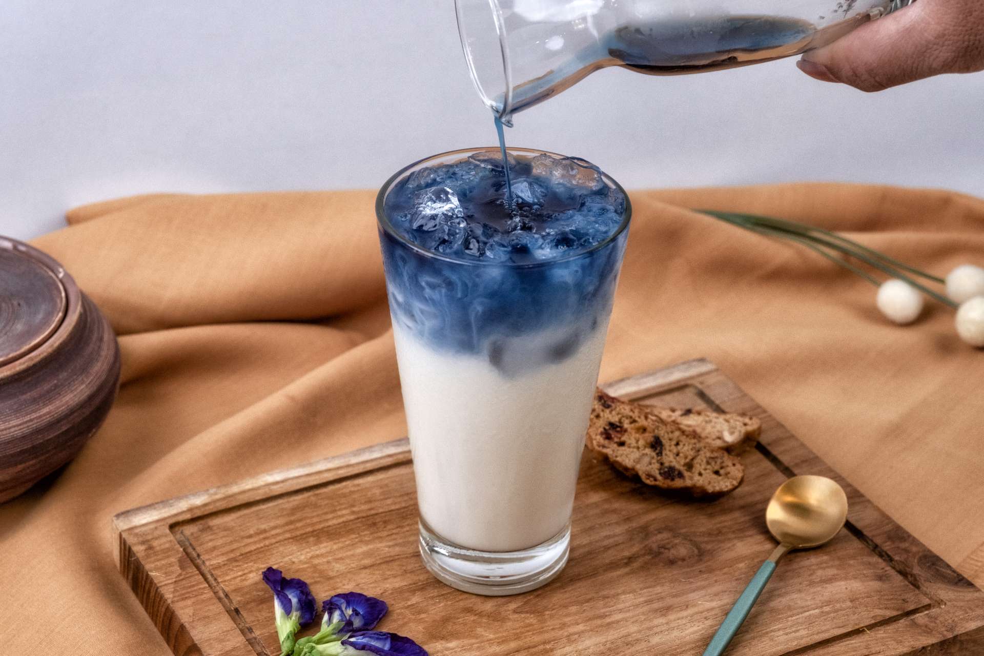 5-olahan-unik-iced-latte-drink-nikmatnya-serasa-healing