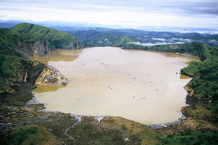 Di Balik Kecantikannya, 5 Danau Ini Menyimpan Legenda dan Sejarah Kelam