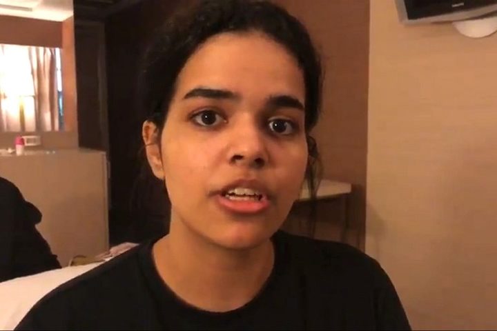 Saudi woman Rahaf Mohammed al-Qunun leaves barricaded hotel room