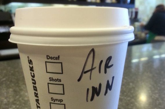 WIW. Kumpulan Nama Salah Eja pada Gelas Starbucks