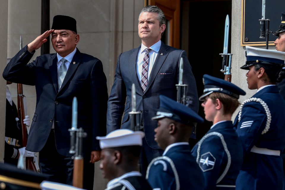 Indonesia's foreign ministry urges caution over U.S. overflight proposal