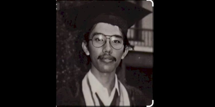 Foto Wisuda Jokowi Bikin Heboh, Warganet Tertawa Ngakak