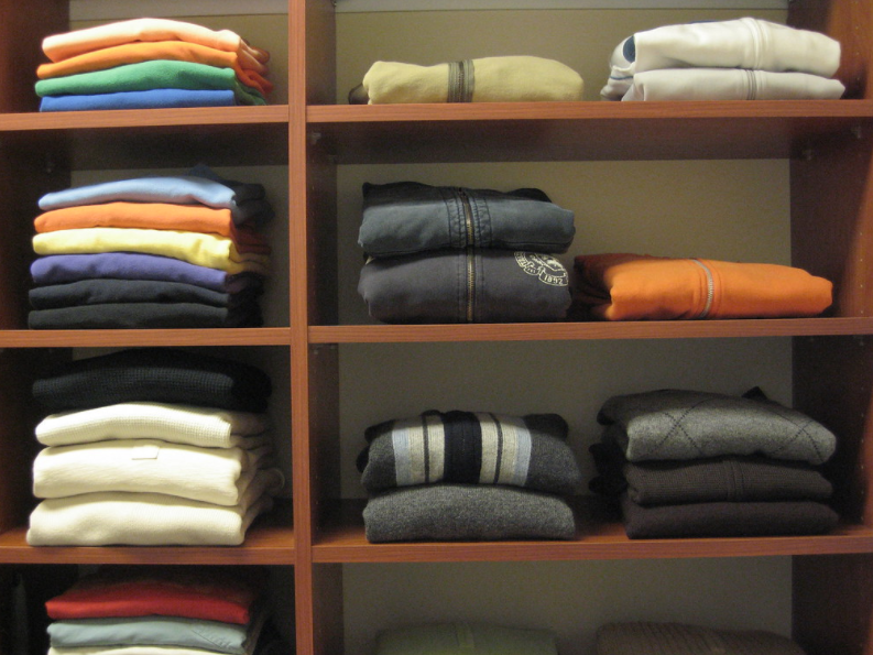 Cara Melipat Kaos yang Benar: Tips dan Trik untuk Lemari yang Rapi