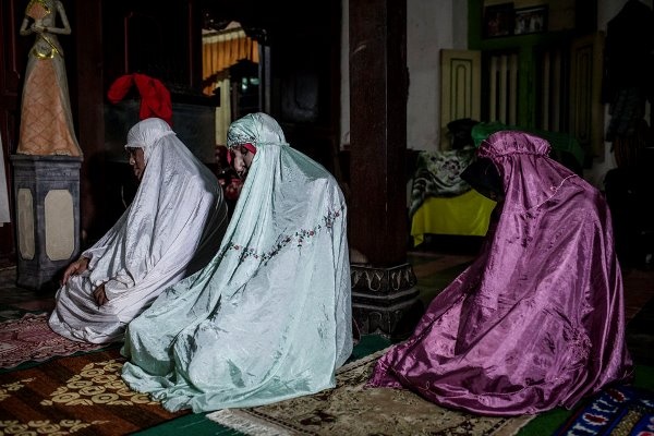 Idul Fitri di Pesantren Al-Fatah, Pesantren Bagi Transgender Muslim Yang Tersisihkan