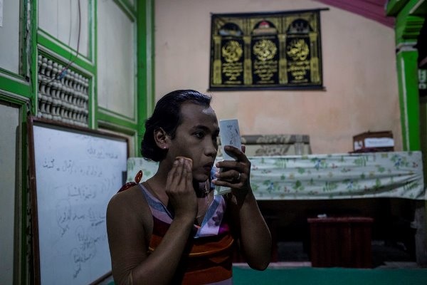 Idul Fitri di Pesantren Al-Fatah, Pesantren Bagi Transgender Muslim Yang Tersisihkan