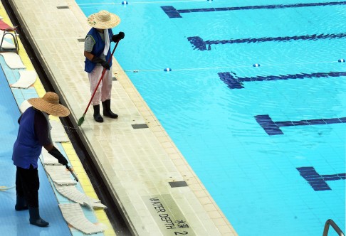 Tebak...Pooing in the pool: a reflection of the uncivilised among us in Hong Kong 