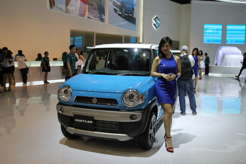 FOTO: Pesona SPG Sexy IIMS 2014 (Indonesia International Motor Show)