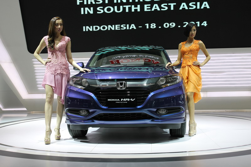 FOTO: Pesona SPG Sexy IIMS 2014 (Indonesia International Motor Show)