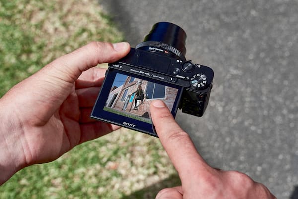 Sony Luncurkan Kamera Saku Tercanggihnya, RX100 VI, Seharga 16 Jutaan Rupiah