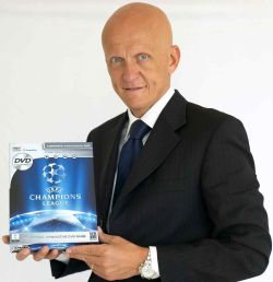 Sang Wasit Legendaris - Pierre Luigi Collina