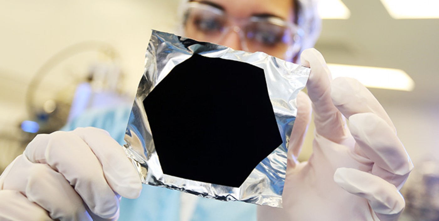 &quot;Vantablack&quot; Material Terhitam di Dunia