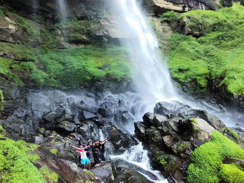Belum Terlalu Dikenal, Air Terjun Tansaran Bidin, Jatuh dari Sela-sela Bebatuan